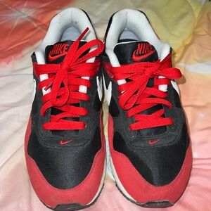 Woman’s Nike air max